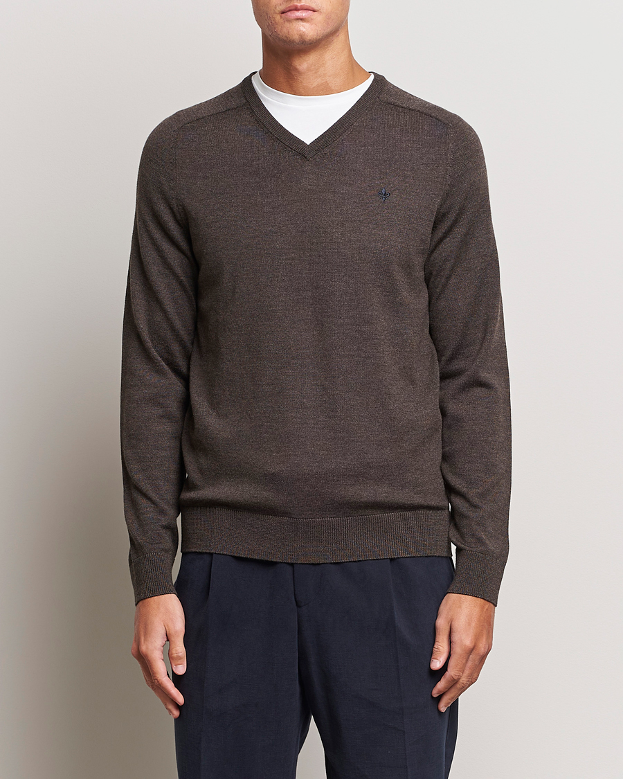 Men | V-Neck Jumpers | Morris | Merino V-neck Brown