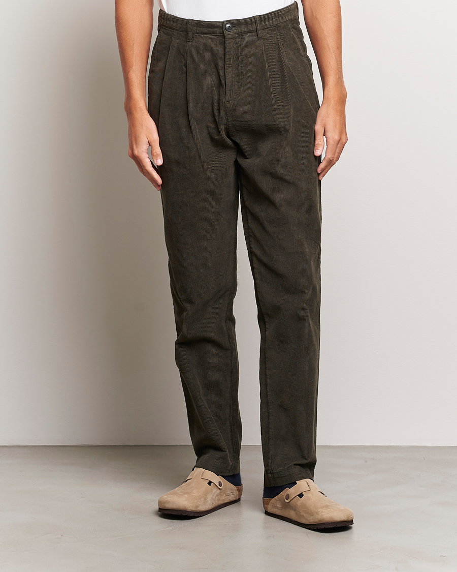 Herren | 60% sale | Sunspel | Corduroy Double Pleat Trousers Coffee