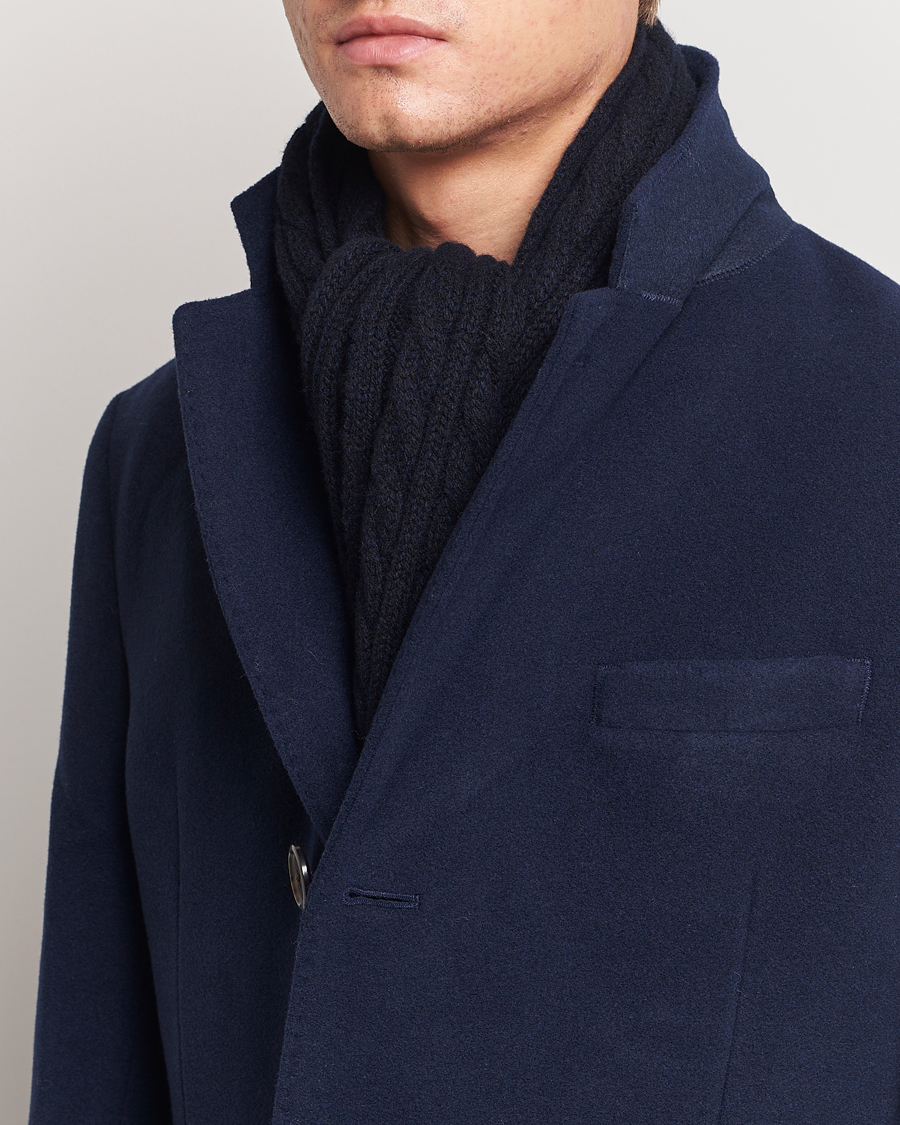 Herren | Sunspel Lambswool Cable Scarf Dark Navy | Sunspel | Lambswool Cable Scarf Dark Navy