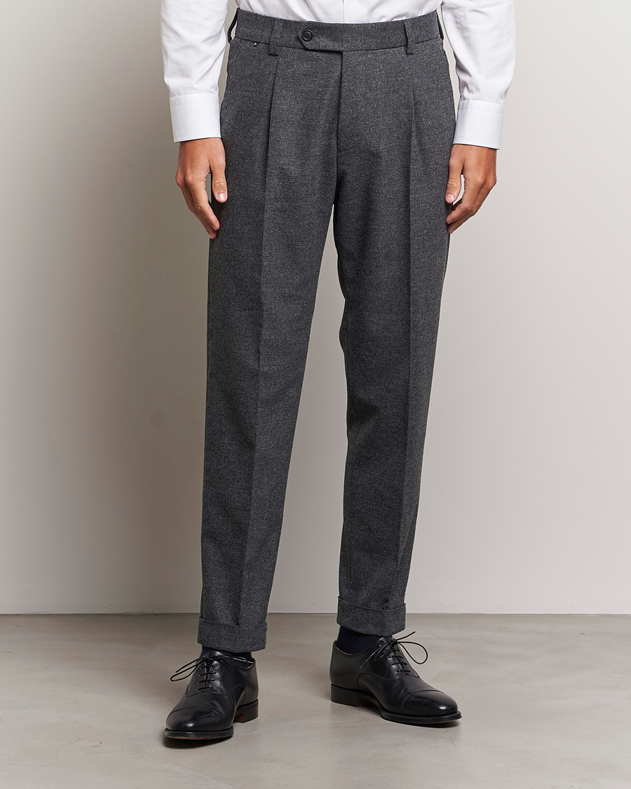 Herren | Anzughosen | BOSS BLACK | Perin Tech Flannel Pleated Trousers Dark Grey