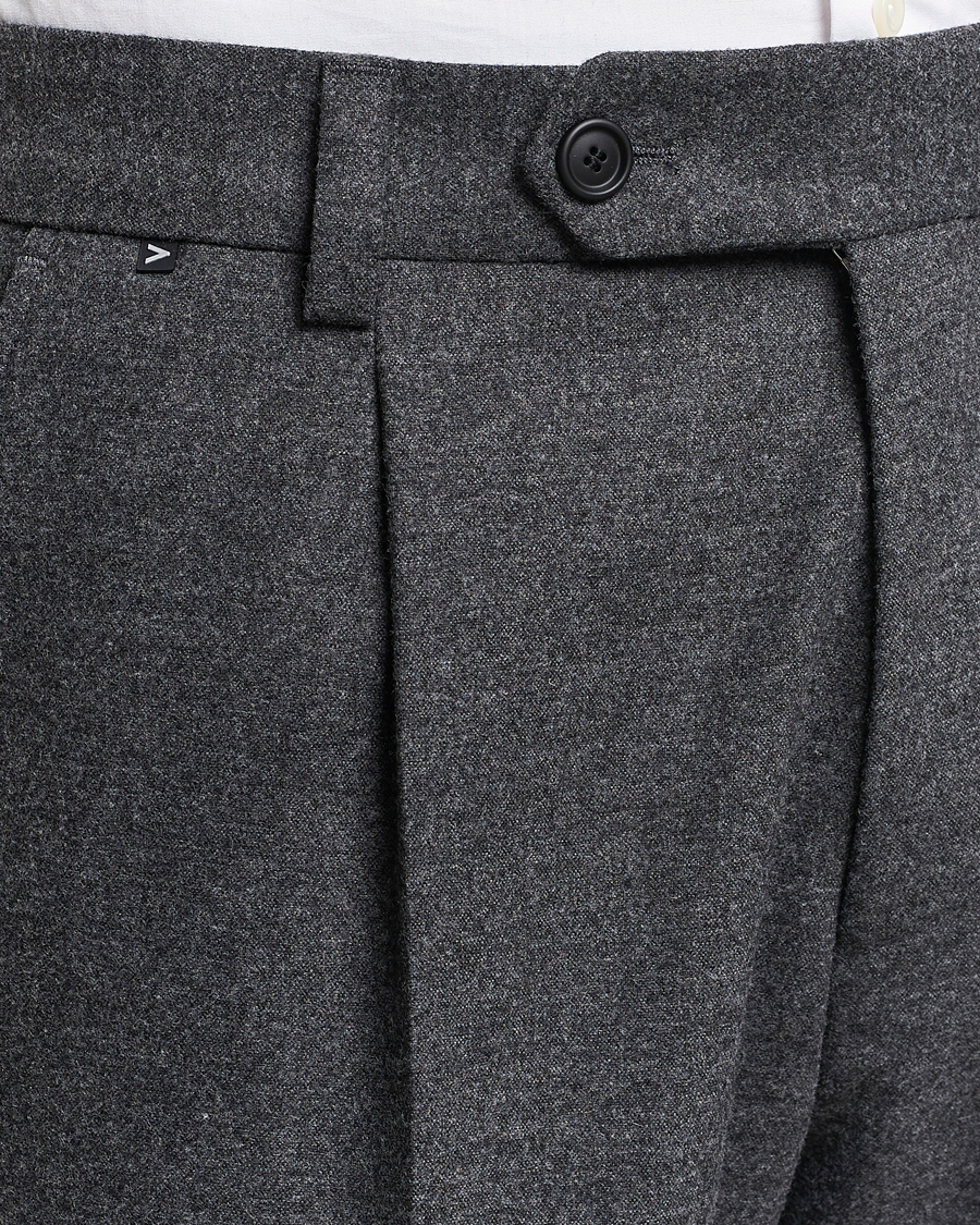 Herren | Hosen | BOSS BLACK | Perin Tech Flannel Pleated Trousers Dark Grey