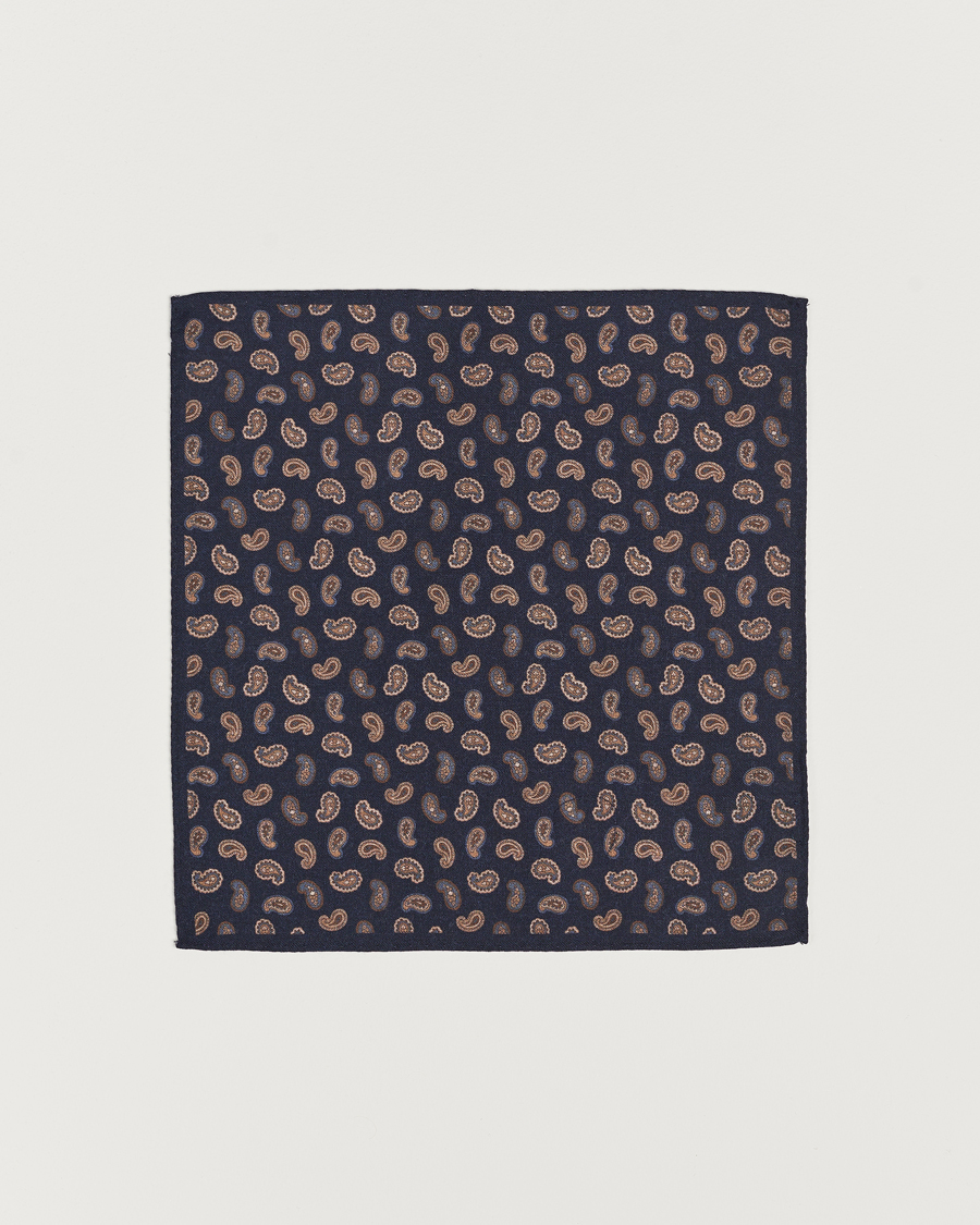 Herren |  | Amanda Christensen | Wool Flannel Printed Paisley Pocket Square Navy
