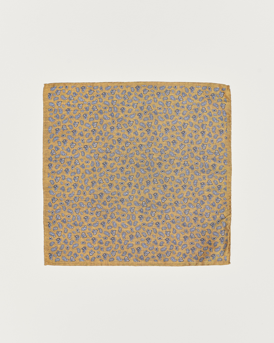 Herren | Amanda Christensen Silk Oxford Printed Paisley Pocket Square Yellow | Amanda Christensen | Silk Oxford Printed Paisley Pocket Square Yellow