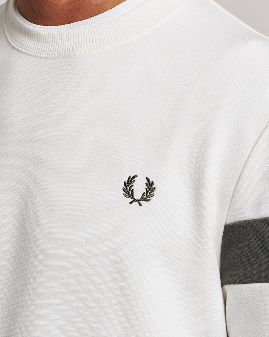 Herren | Pullover | Fred Perry | Tipped Sleeve Sweatshirt Snow Whiite