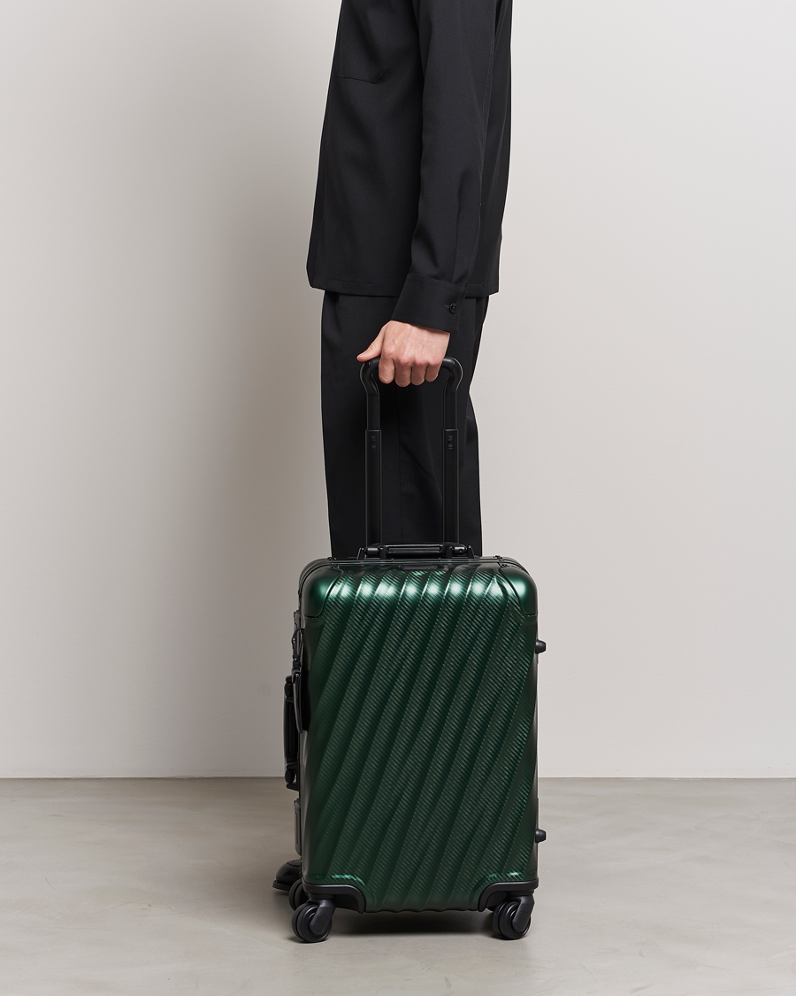 Herr | Resväskor | TUMI | International Carry-on Aluminum Trolley Texture Green