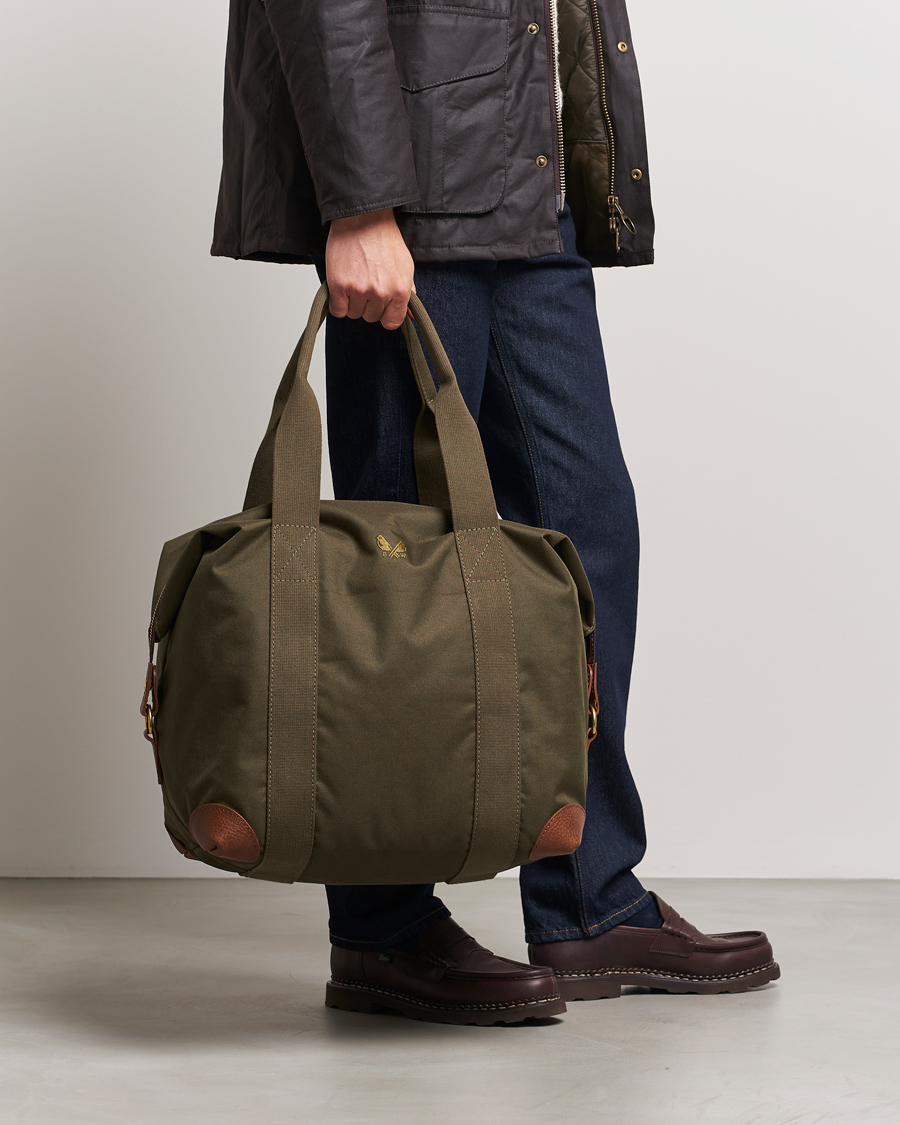 Herren |  | Bennett Winch | Small Nylon Cargo Bag Olive