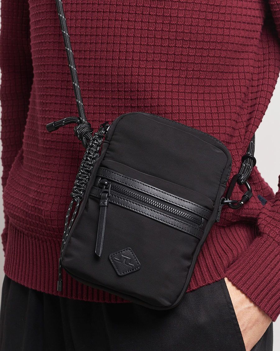 Herr | Accessoarer | J.Lindeberg | Small Crossbody Bag Black