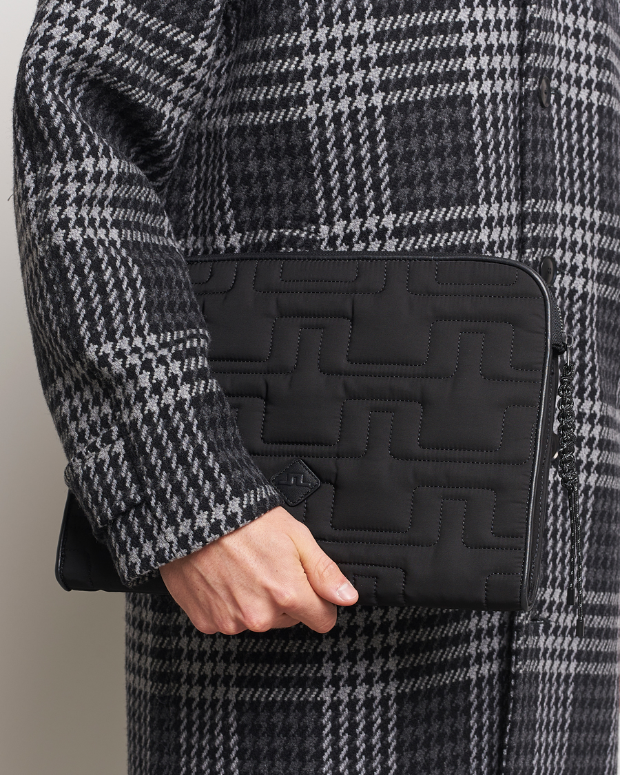 Herr | Portfolios | J.Lindeberg | Padded Laptop Case Black