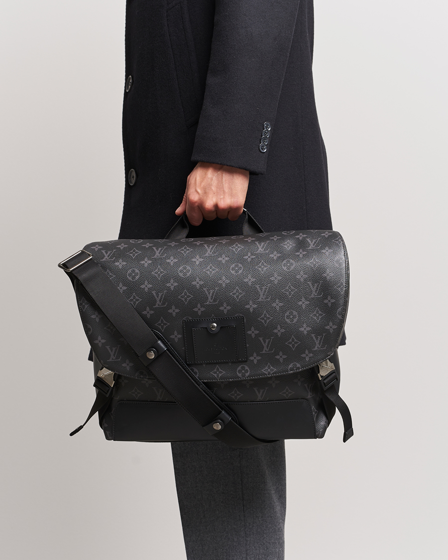 Herren | Bereits verkaufte Taschen | Louis Vuitton Pre-Owned | Messenger Voyager MM Bag Monogram Eclipse