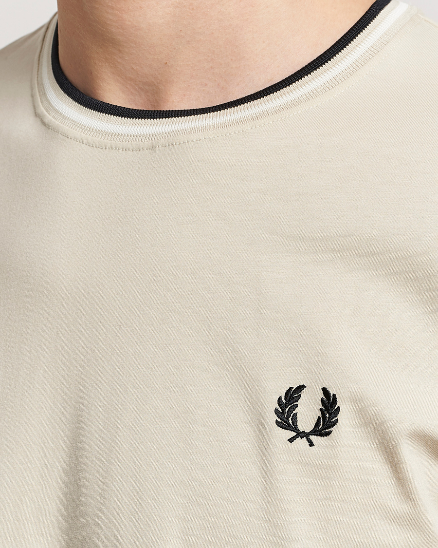 Herren | T-Shirts | Fred Perry | Twin Tipped T-Shirt Oatmeal
