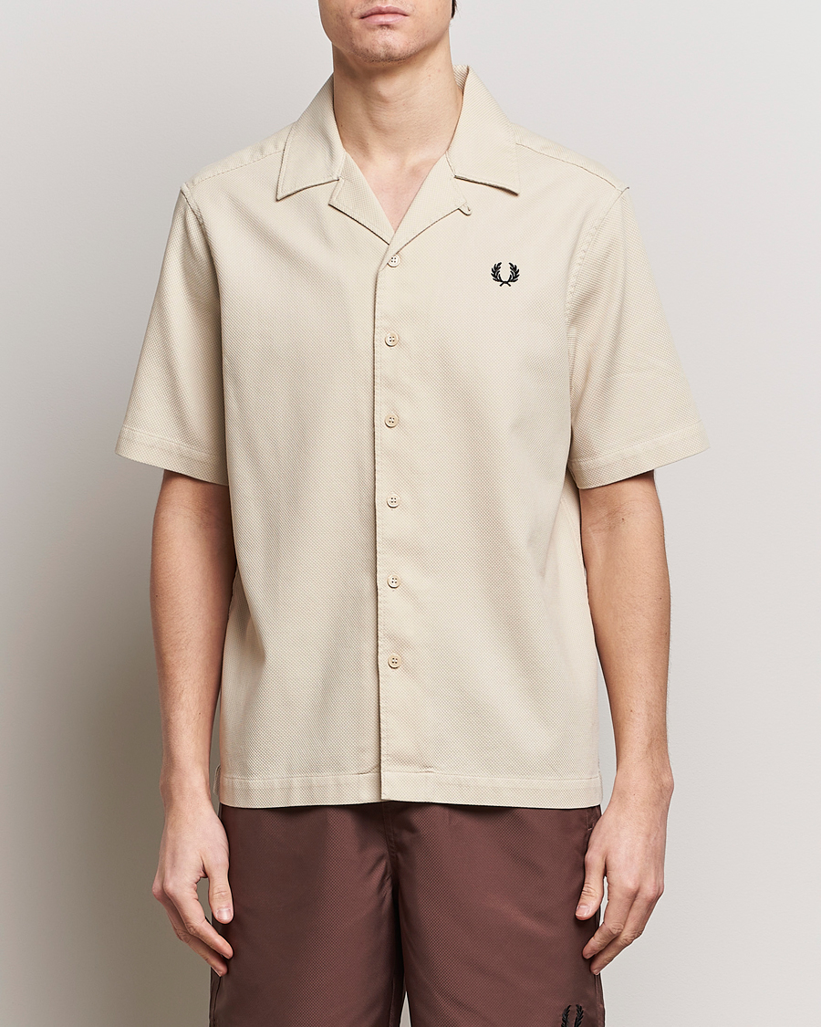 Herren | Best of British | Fred Perry | Pique Textured Short Sleeve Shirt Oatmeal