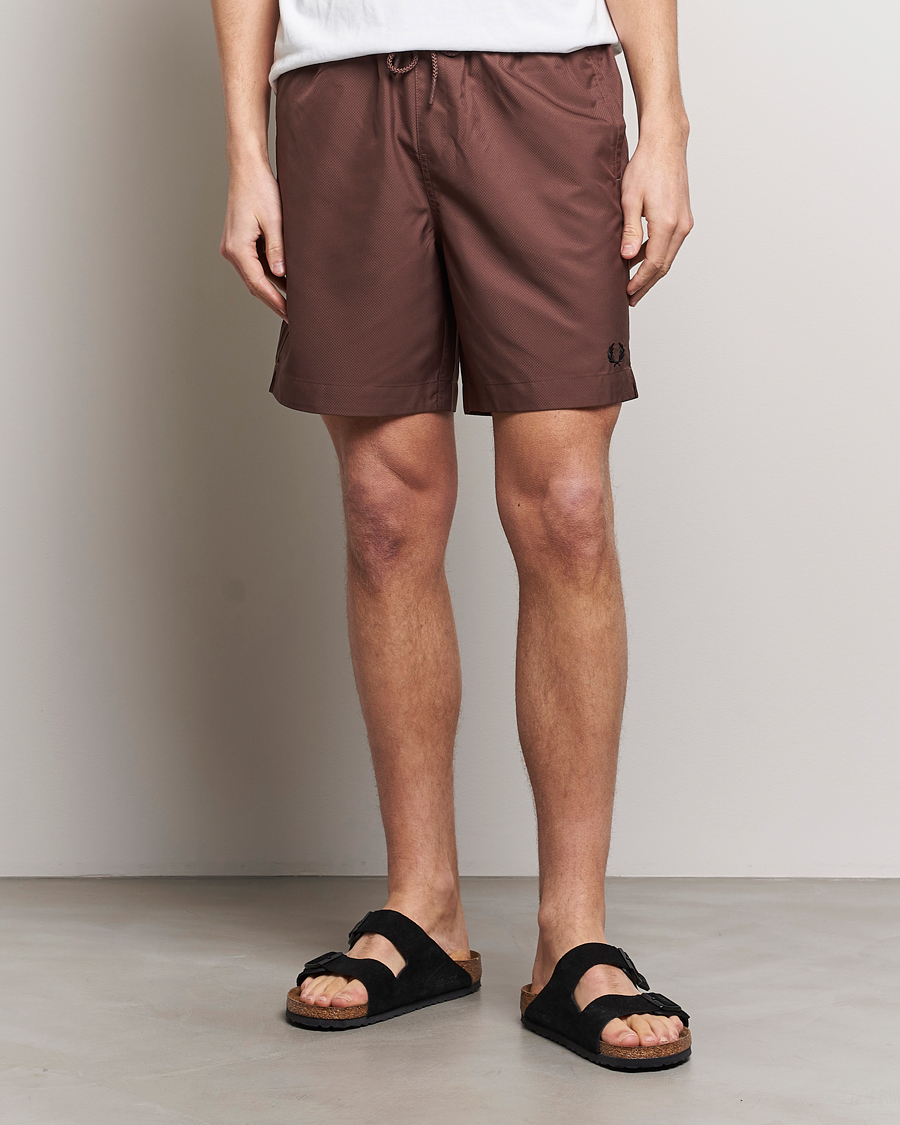 Herren | Best of British | Fred Perry | Classic Swimshorts Brick Red