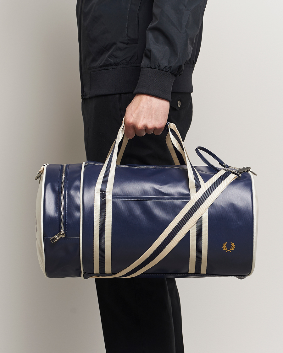 Herren | Best of British | Fred Perry | Classic Barrel Bag Navy/Ecru