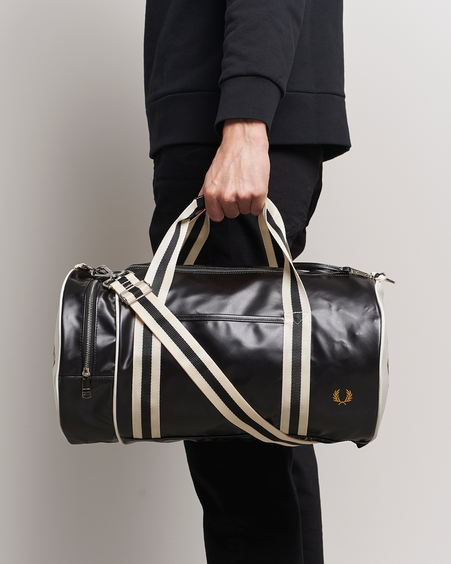 Herr | Väskor | Fred Perry | Classic Barrel Bag Black/Ecru