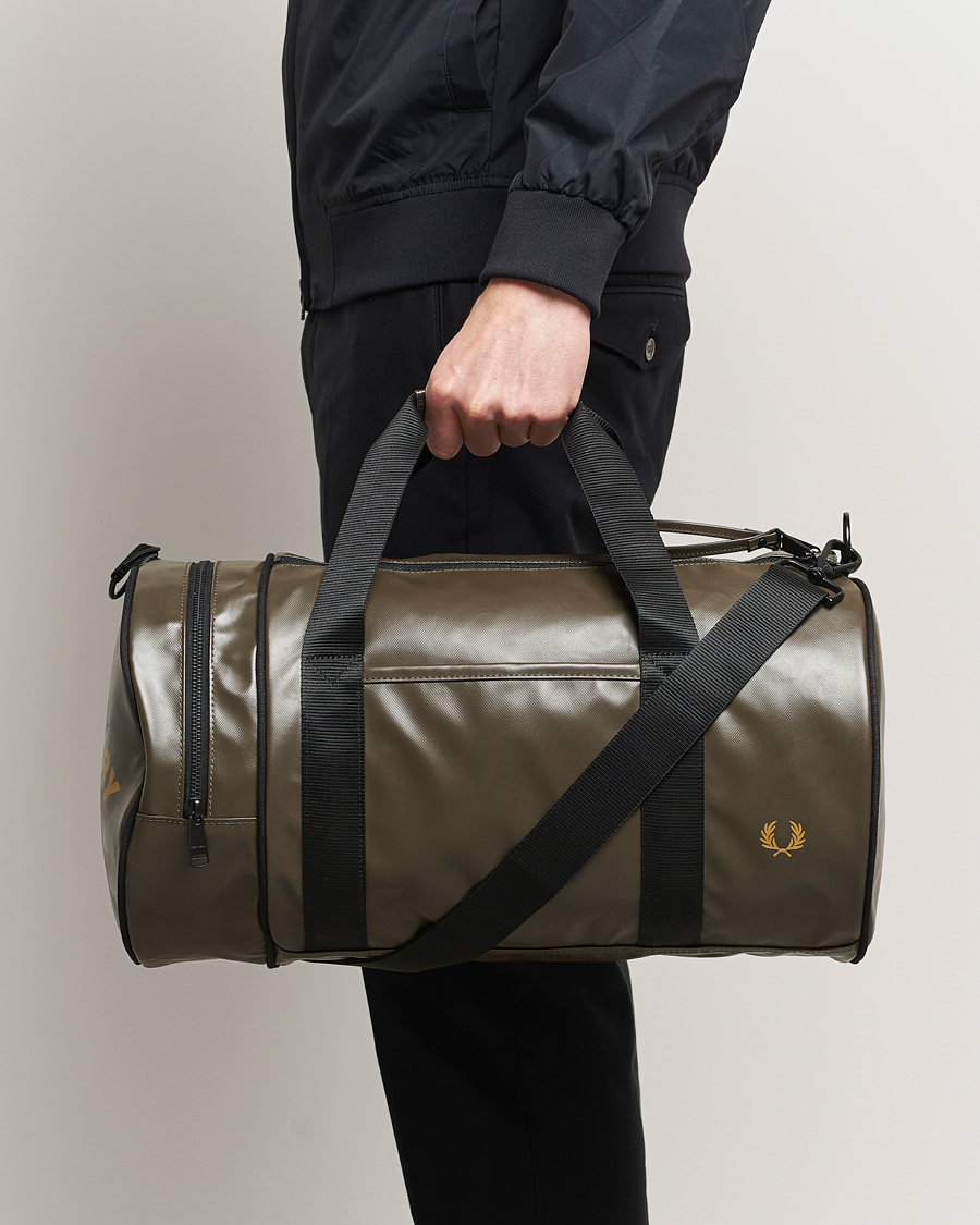 Men |  | Fred Perry | Tonal Classic Barrel Bag Uniform Green
