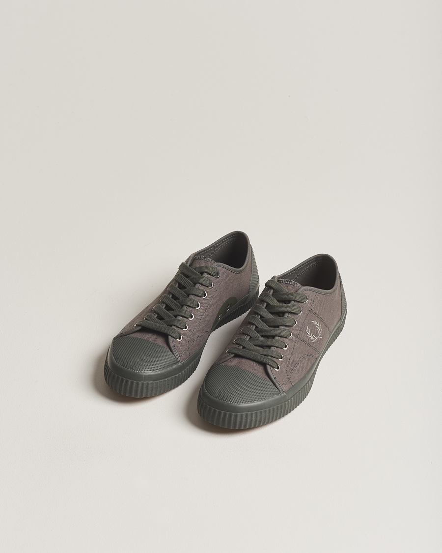 Herren | Sneaker mit niedrigem Schaft | Fred Perry | Hughes Canvas Sneaker Field Green