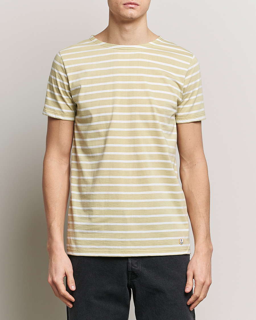Herren | Kurzarm T-Shirt | Armor-lux | Hoëdic Boatneck Héritage Stripe T-shirt Pale Olive/Milk