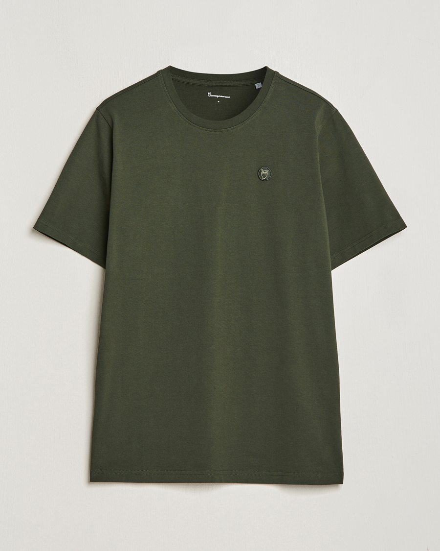 Herren | T-Shirts | KnowledgeCotton Apparel | Loke Badge T-Shirt Forest Night