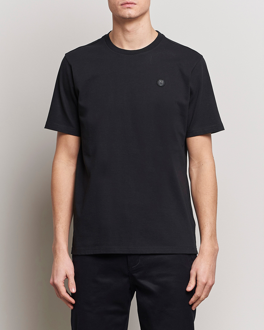 Herren | T-Shirts | KnowledgeCotton Apparel | Loke Badge T-Shirt Jet Black