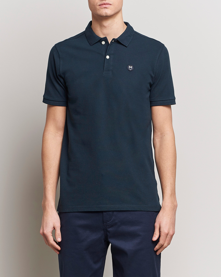 Herren | KnowledgeCotton Apparel | KnowledgeCotton Apparel | Toke Badge Polo Total Eclipse