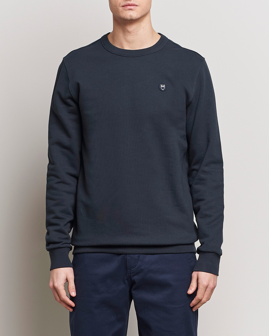 Herren | Pullover | KnowledgeCotton Apparel | Erik Badge Sweatshirt Total Eclipse