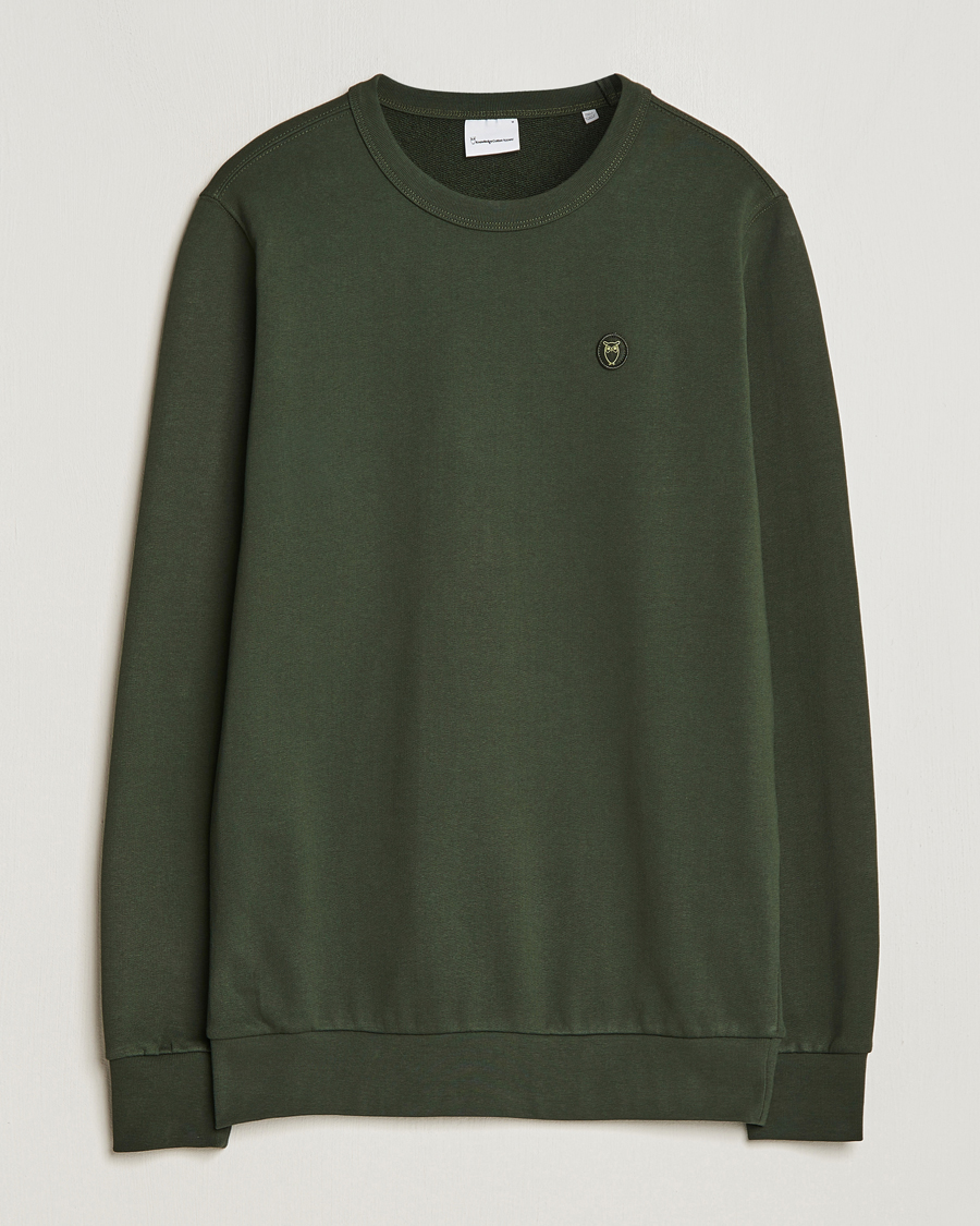 Herren | Pullover | KnowledgeCotton Apparel | Erik Badge Sweatshirt Forest Night