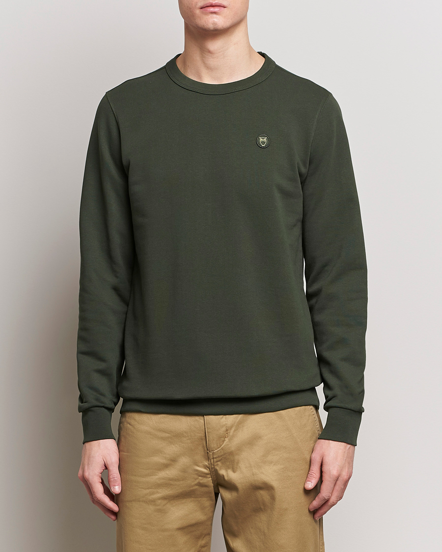 Herr | KnowledgeCotton Apparel | KnowledgeCotton Apparel | Erik Badge Sweatshirt Forest Night