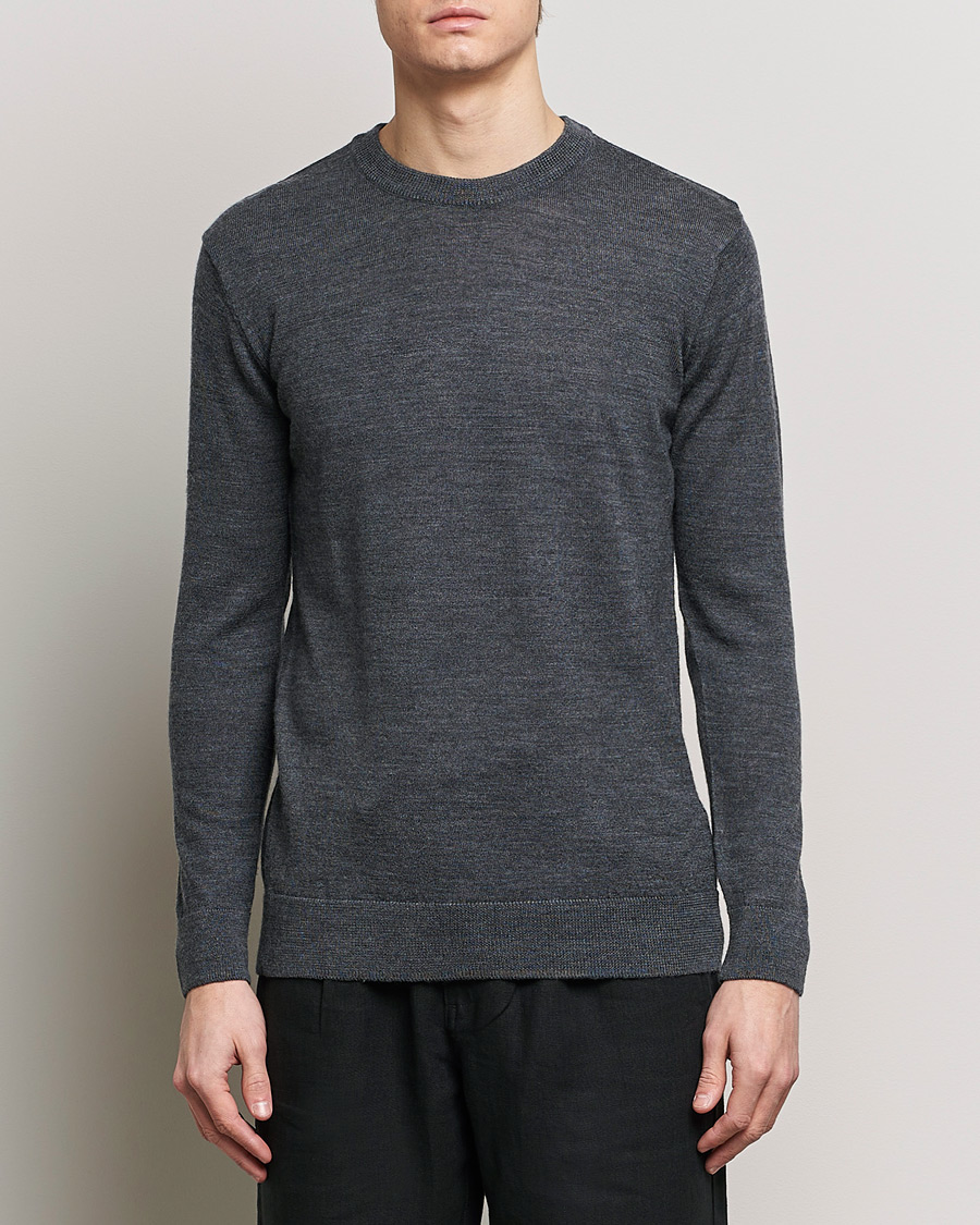 Men | Crew Neck Jumpers | KnowledgeCotton Apparel | Regular Merino Knit Crew Neck Dark Grey Melange