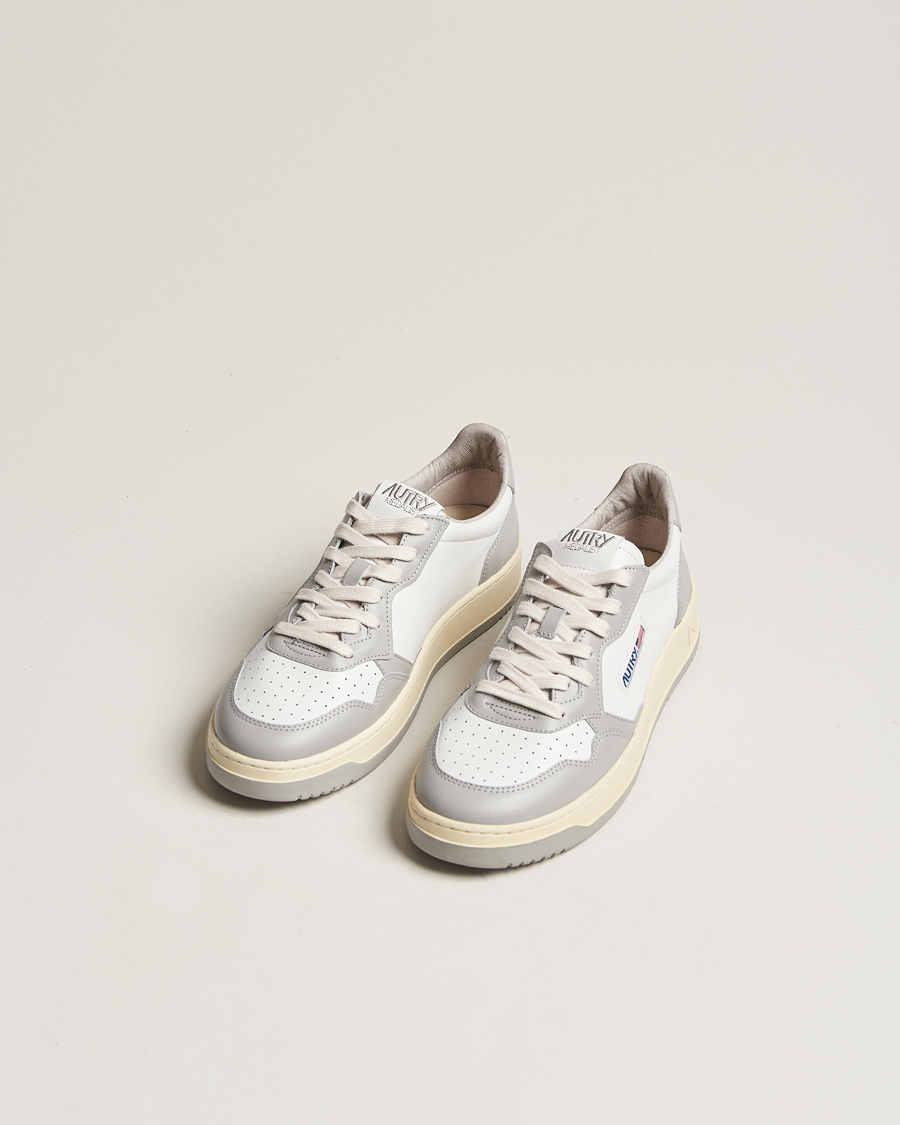 Herren | Autry Medalist Low Bicolor Leather Sneaker White/Grey | Autry | Medalist Low Bicolor Leather Sneaker White/Grey