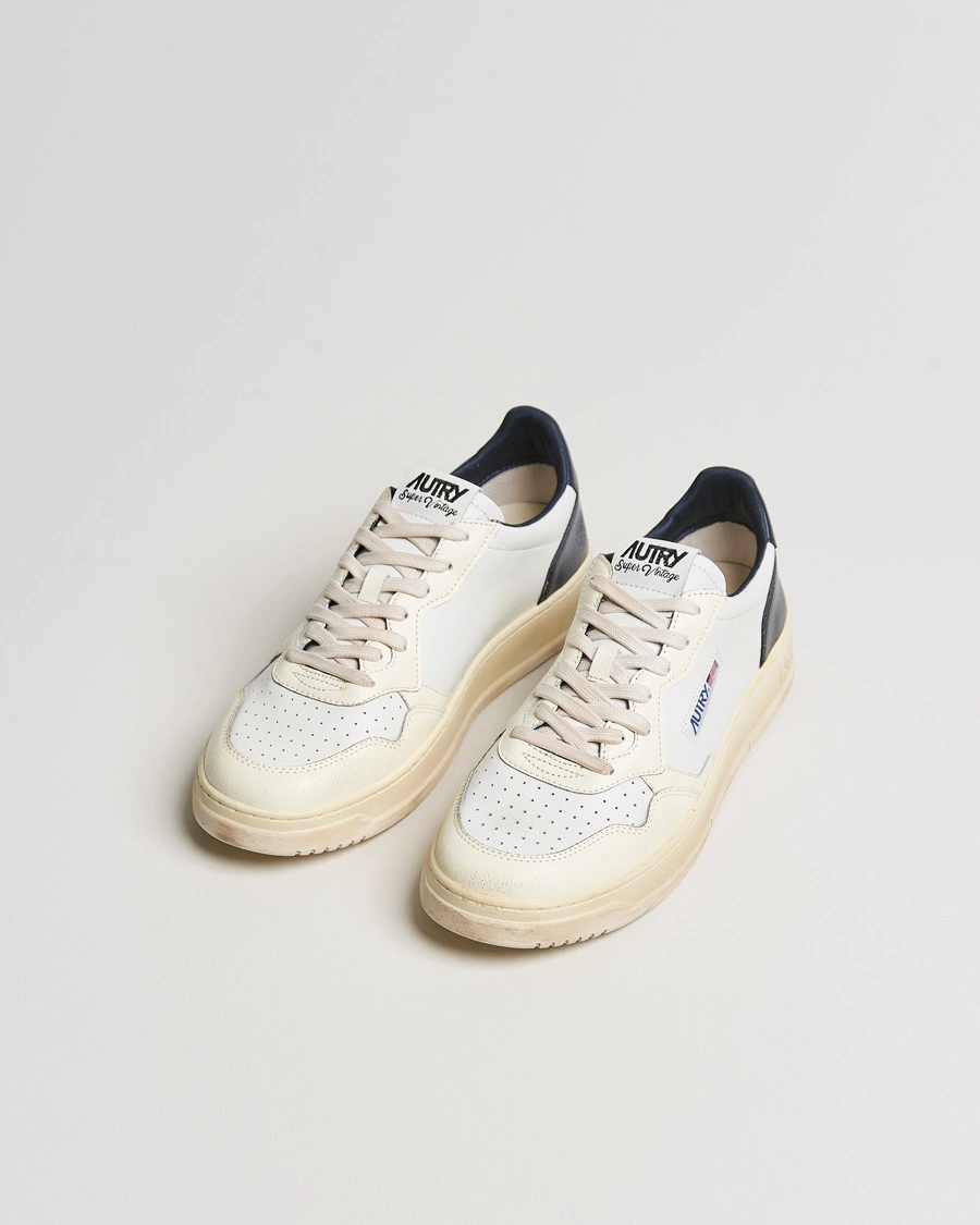 Men | Low Sneakers | Autry | Super Vintage Low Leather Sneaker White/Navy