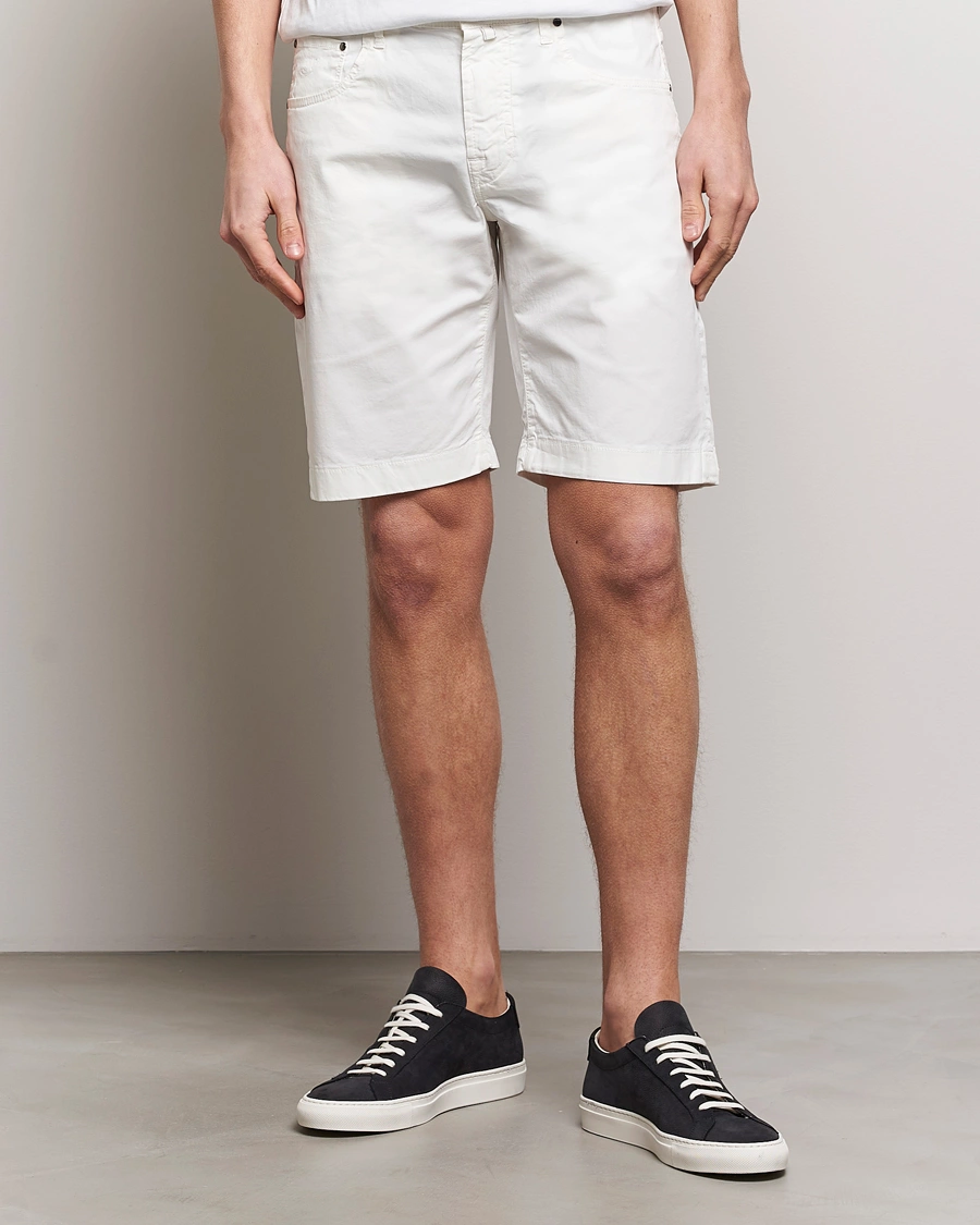 Herren | Italian Department | Jacob Cohën | Nicolas Cotton Gabardine Shorts White