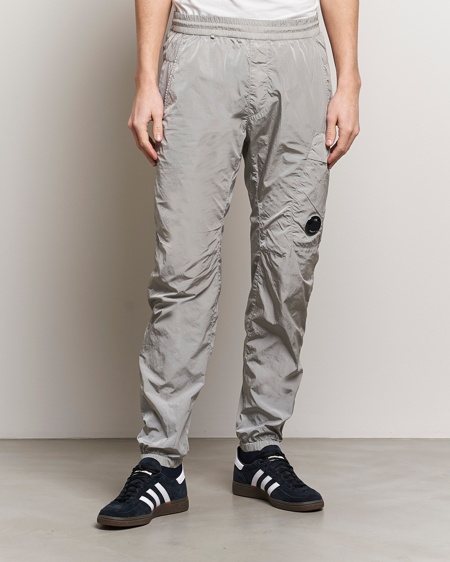 Herren | Contemporary Creators | C.P. Company | Chrome - R Cargo Lens Trousers Light Grey