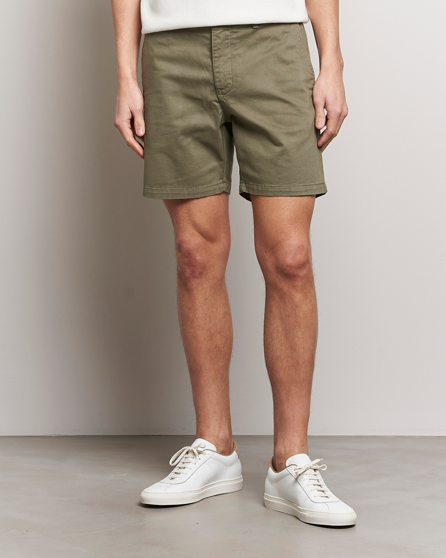 Herren |  | Tiger of Sweden | Caid Cotton Chino Shorts Dusty Green