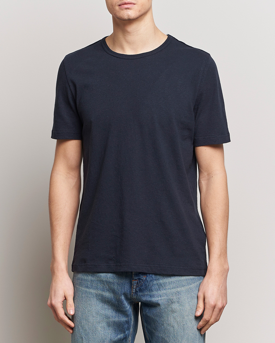 Herren | Kurzarm T-Shirt | Tiger of Sweden | Olaf Cotton/Linen Crew Neck T-Shirt Light Ink