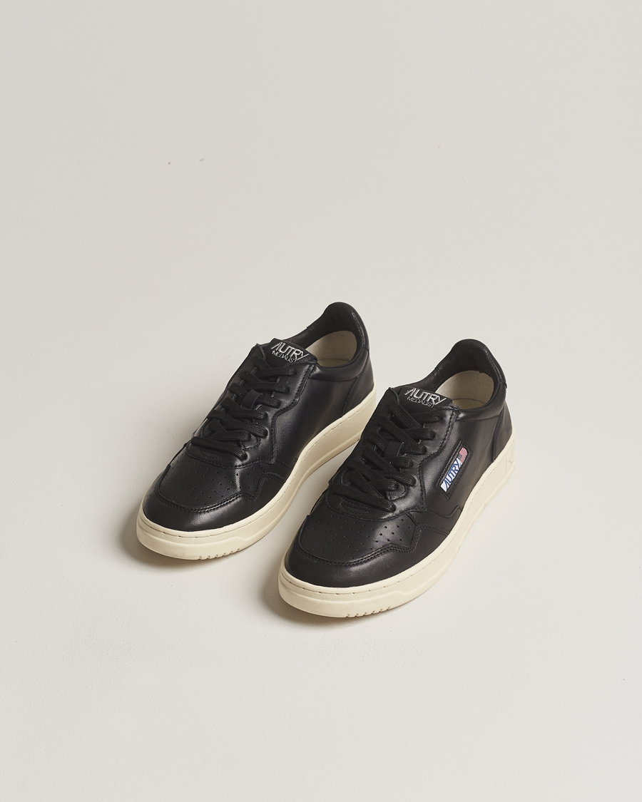 Herren | Autry Medalist Low Super Soft Goat Leather Sneaker Black | Autry | Medalist Low Super Soft Goat Leather Sneaker Black