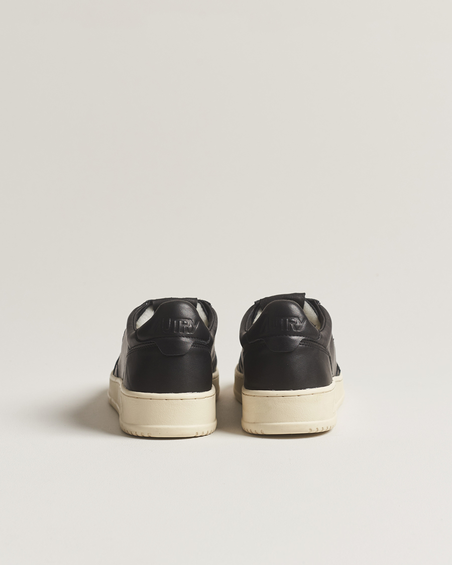 Herren | Autry Medalist Low Super Soft Goat Leather Sneaker Black | Autry | Medalist Low Super Soft Goat Leather Sneaker Black