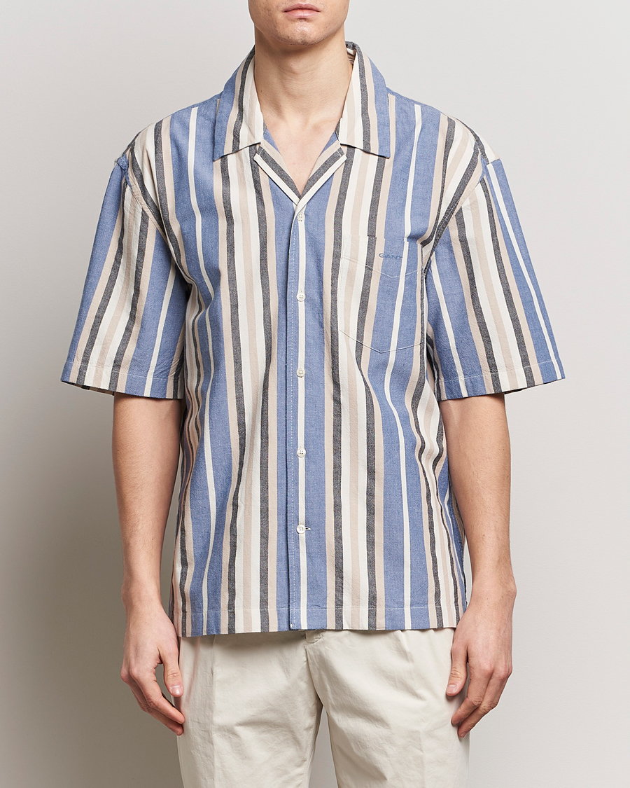Herren |  | GANT | Relaxed Fit Wide Stripe Short Sleeve Shirt Rich Blue