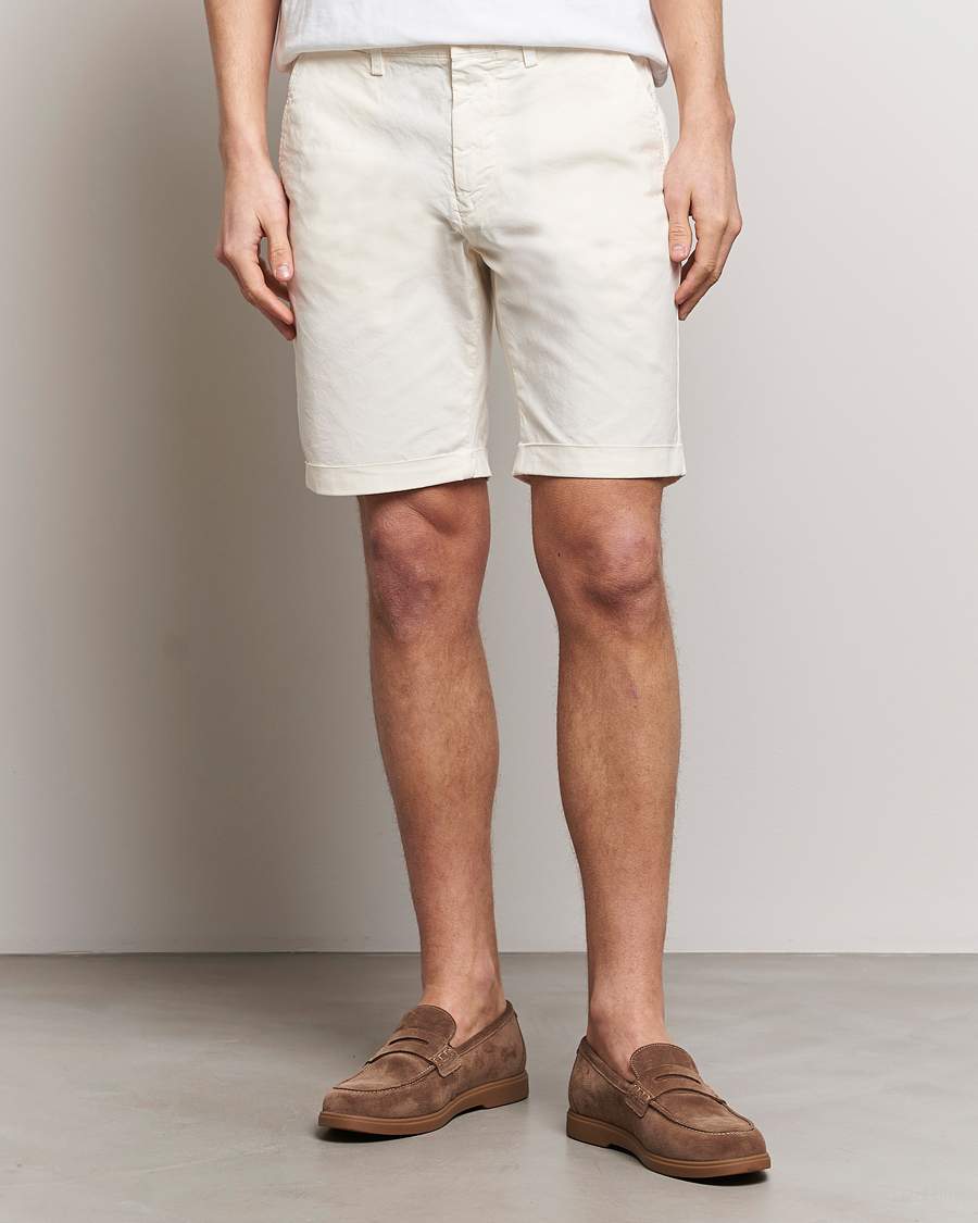 Men | Chino Shorts | GANT | Regular Sunbleached Shorts Cream