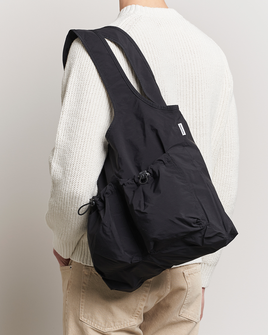 Herr | mazi untitled | mazi untitled | Nylon Bore Bag Black