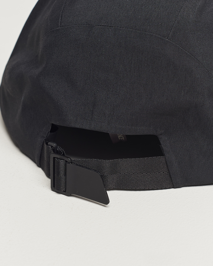 Herren | Arc'teryx Veilance Stealth Lightweight Gore-Tex Cap Black | Arc'teryx Veilance | Stealth Lightweight Gore-Tex Cap Black