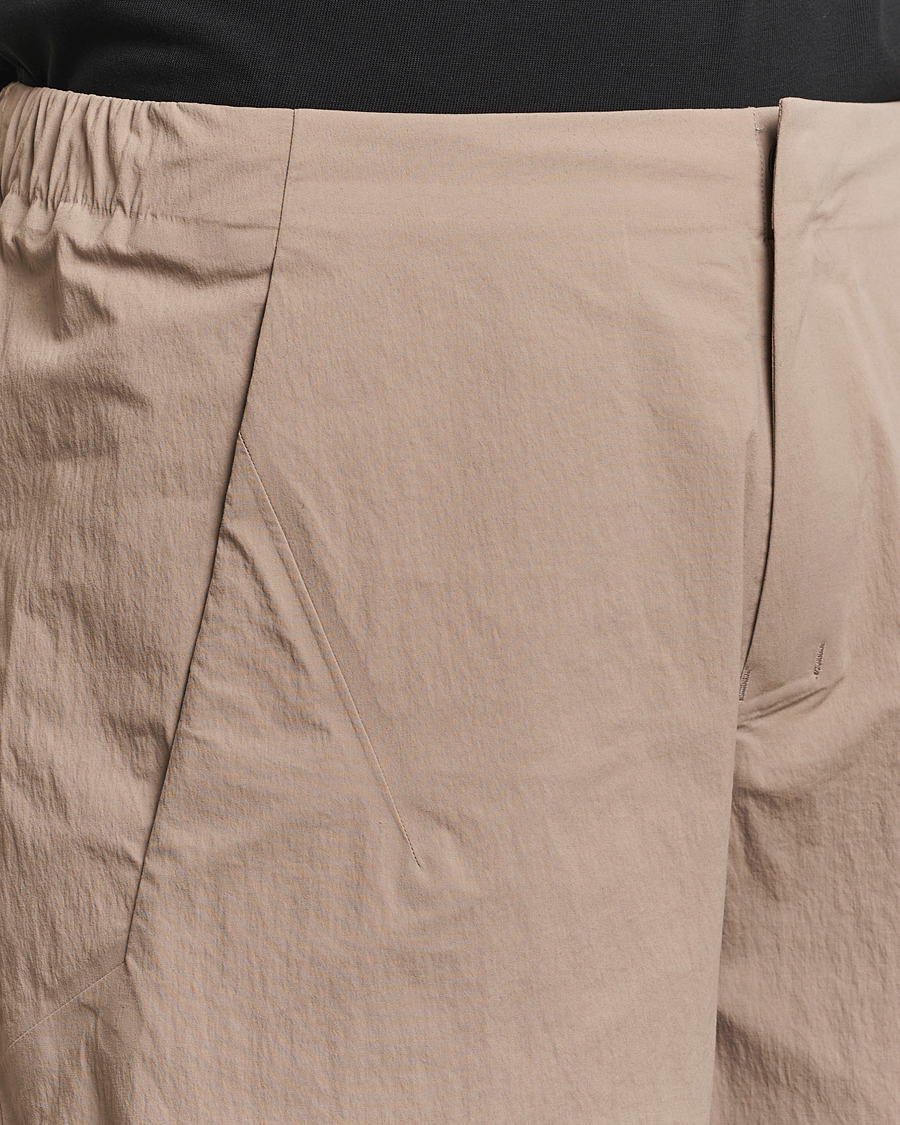 Herren | Shorts | Arc'teryx Veilance | Spere Lightweight Water Repellent Shorts Soil