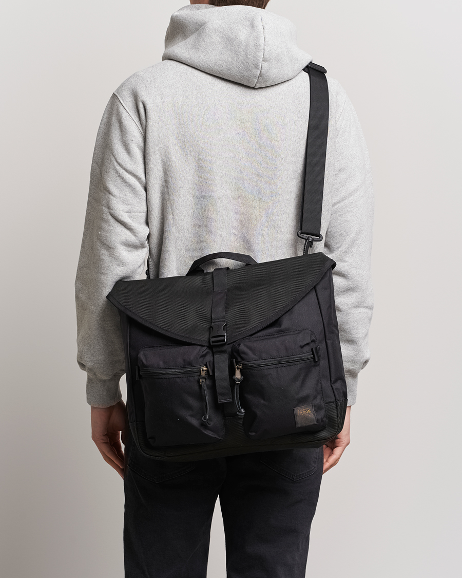 Herren |  | Filson | Surveyor Messenger Bag Black