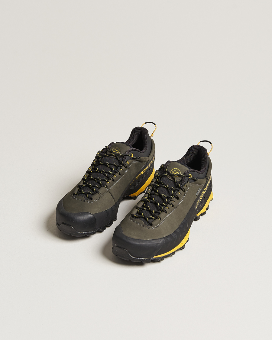 Herren | Schwarze Sneakers | La Sportiva | TX5 GTX Hiking Shoes Carbon/Yellow