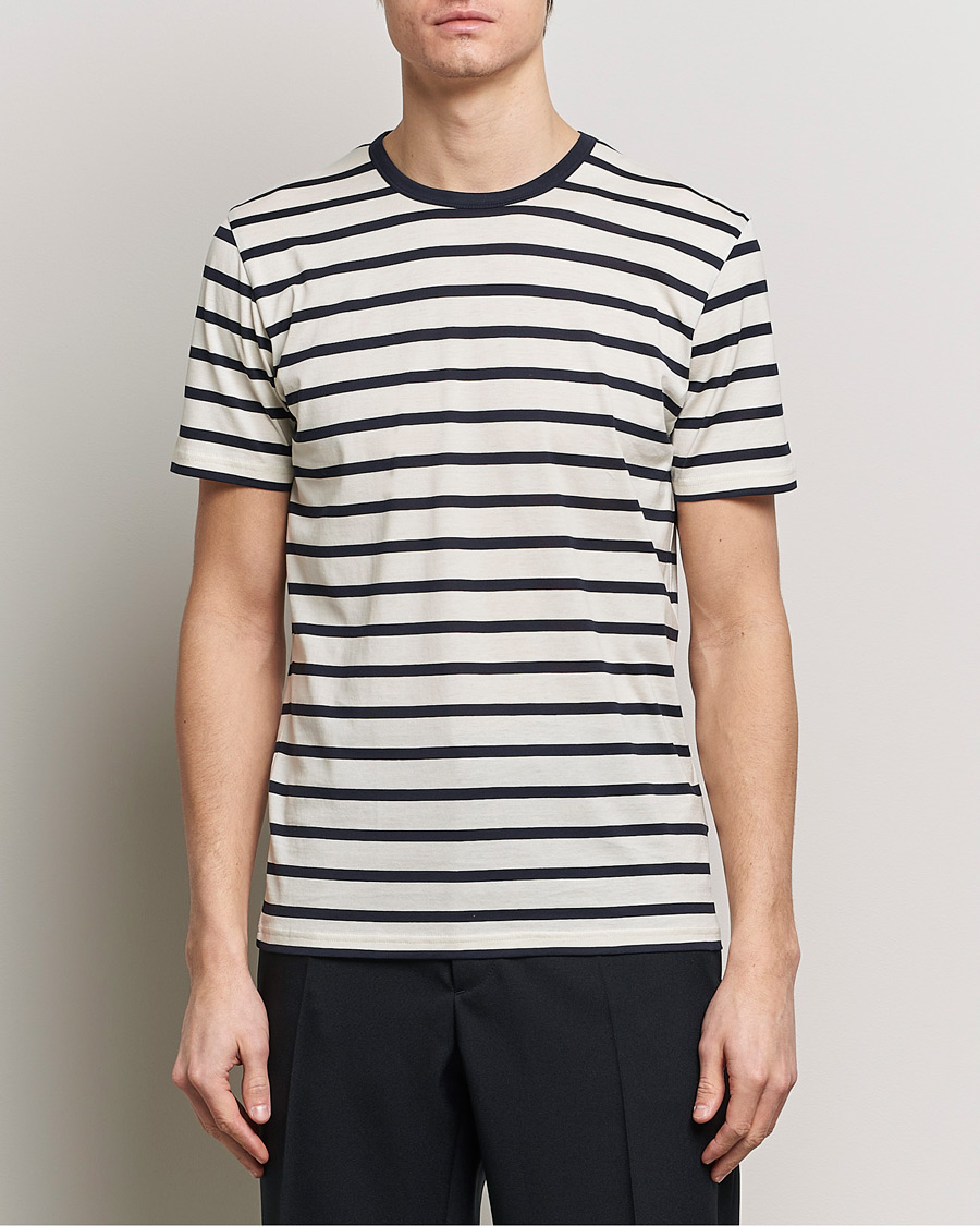 Herren | Kurzarm T-Shirt | Sunspel | Striped Crew Neck Cotton Tee Ecru/Navy