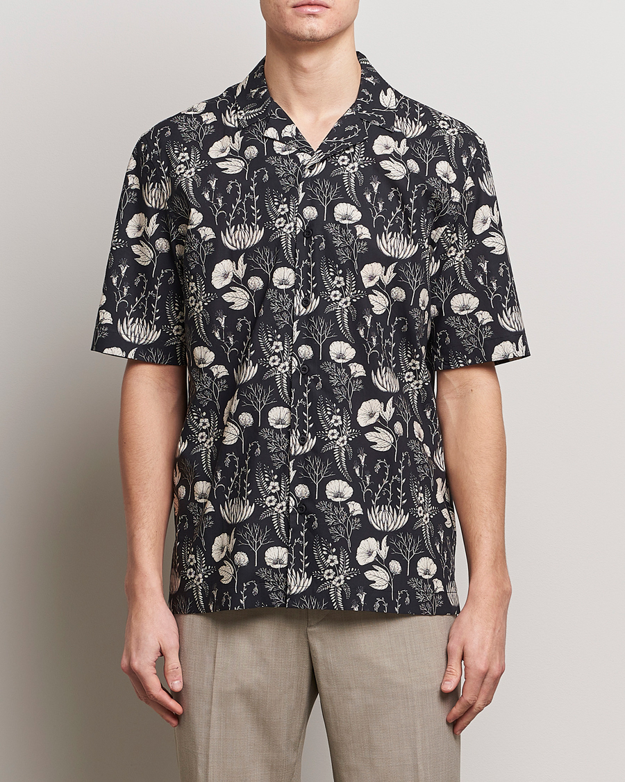 Herren | Best of British | Sunspel | Katie Scott Short Sleeve Printed Resort Shirt Black