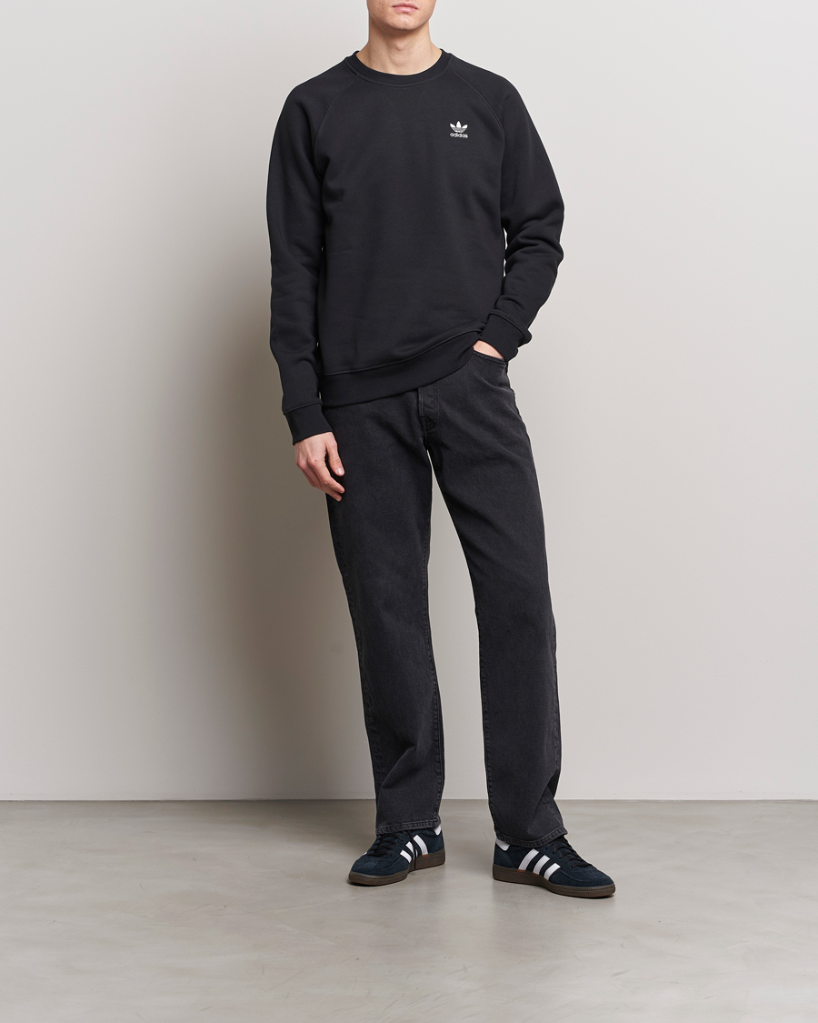 adidas Originals Essential Crew Neck Sweatshirt Black bei Care of Carl