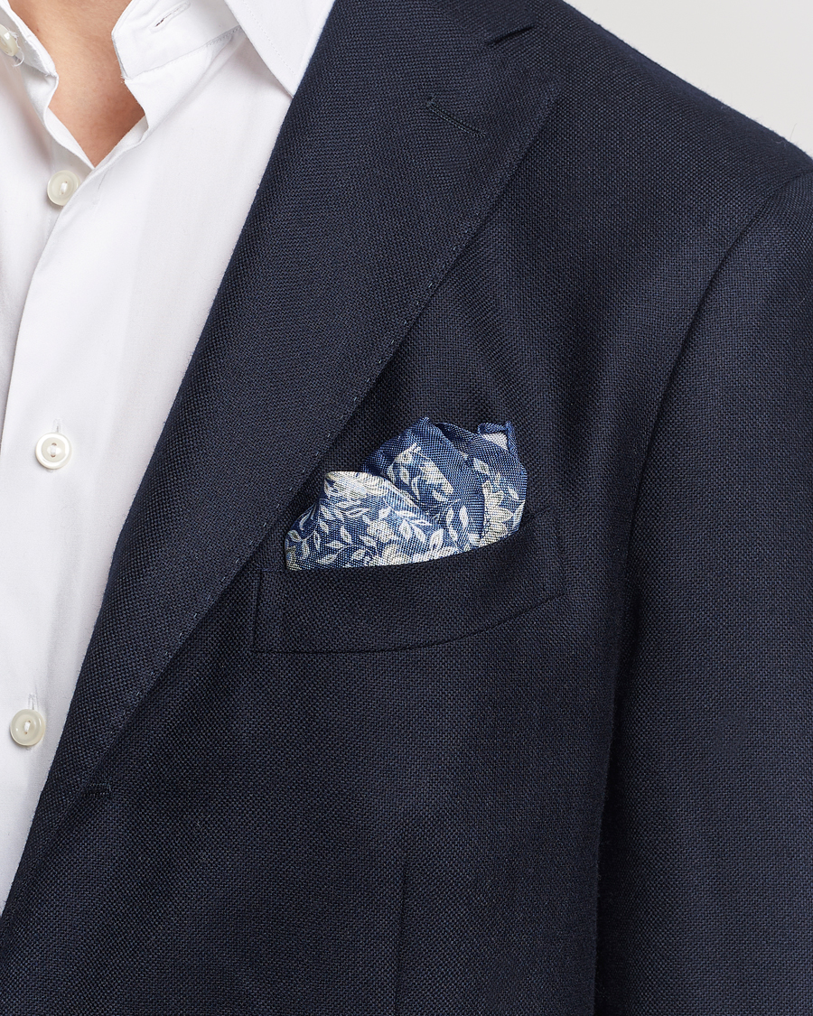 Herren |  | Amanda Christensen | Silk Oxford Printed Flower Pocket Square Navy