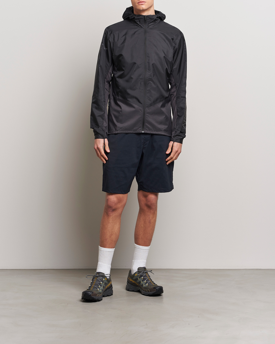 Herren | Jacken | Arc'teryx | Norvan Windshell Hooded Jacket Black/Graphite