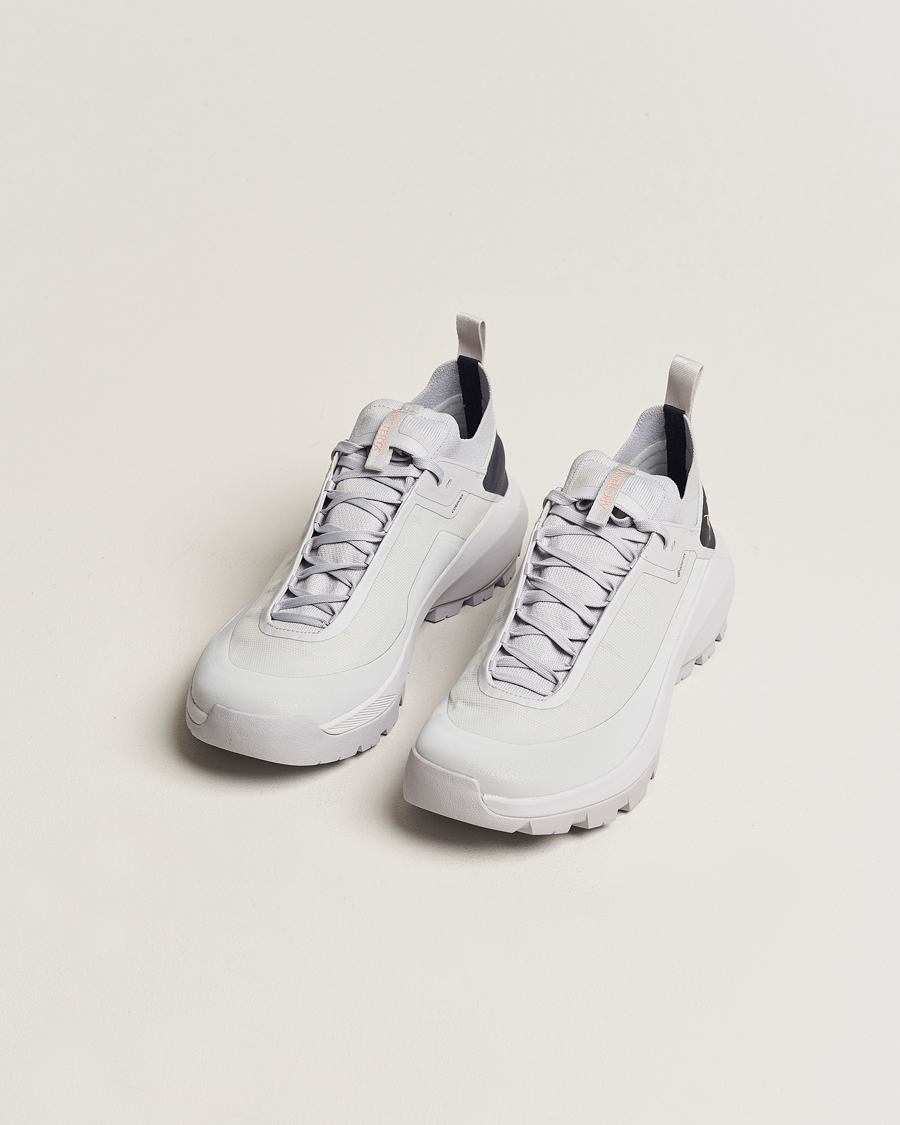 Herren | Arc'teryx Vertex Alpine Gore-Tex Sneakers Solitude/Graphite | Arc'teryx | Vertex Alpine Gore-Tex Sneakers Solitude/Graphite