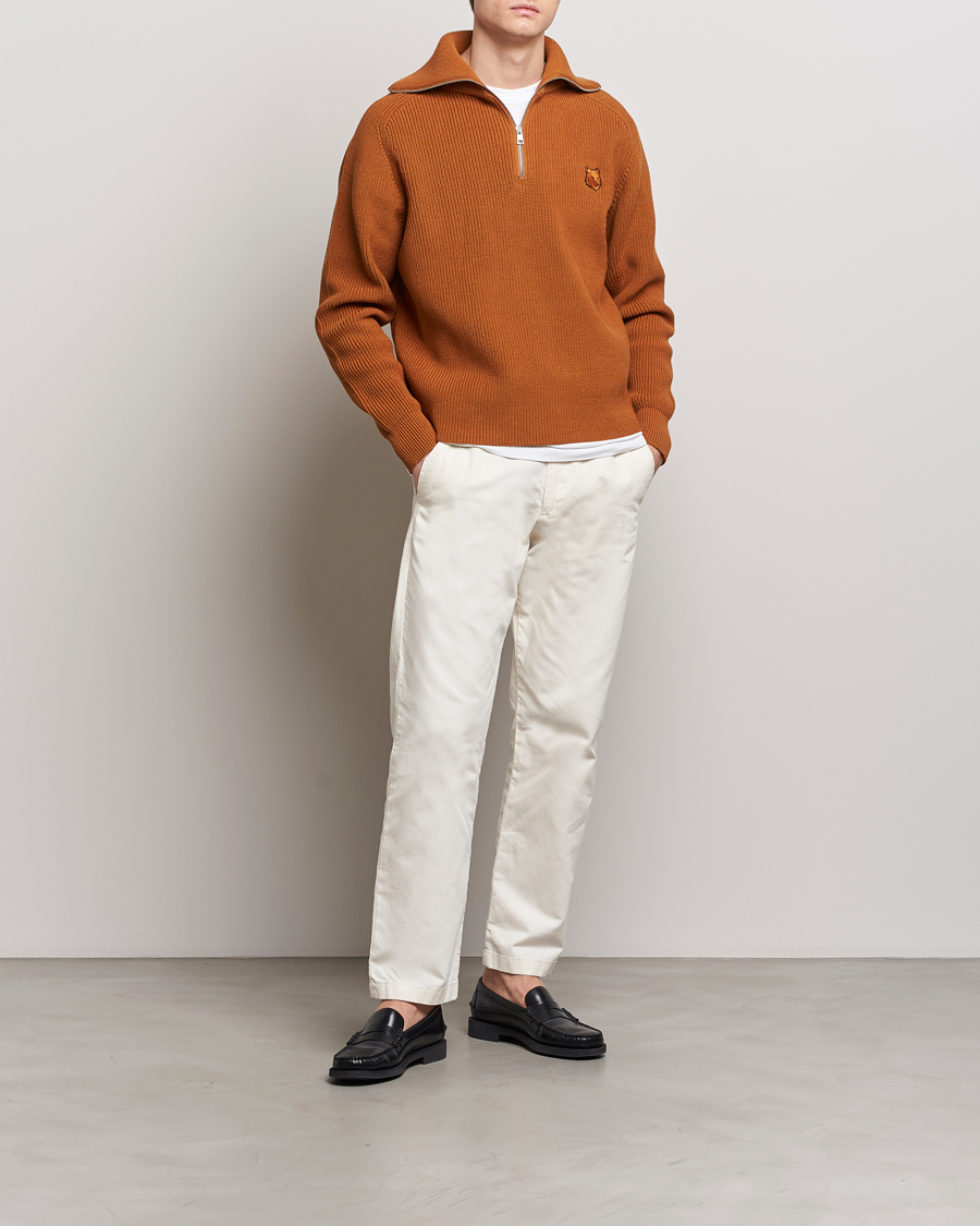 Herren | Pullover | Maison Kitsuné | Tonal Fox Head Ribbed Half Zip Tobacco
